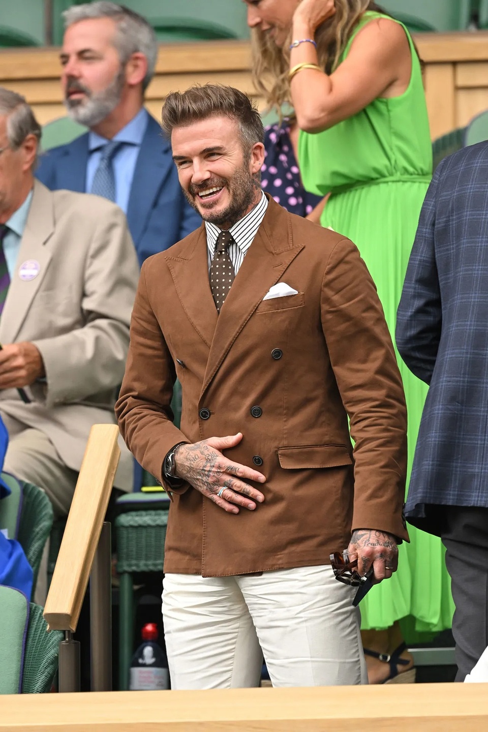 David Beckham, Brad Pitt lọt top sao nam mặc đẹp nhất năm 2022